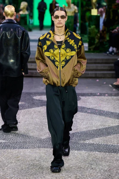 Look 36